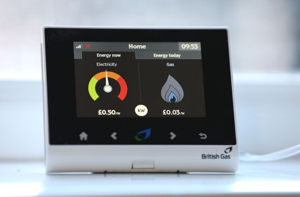Households urged to take photo of meter for £117 boost